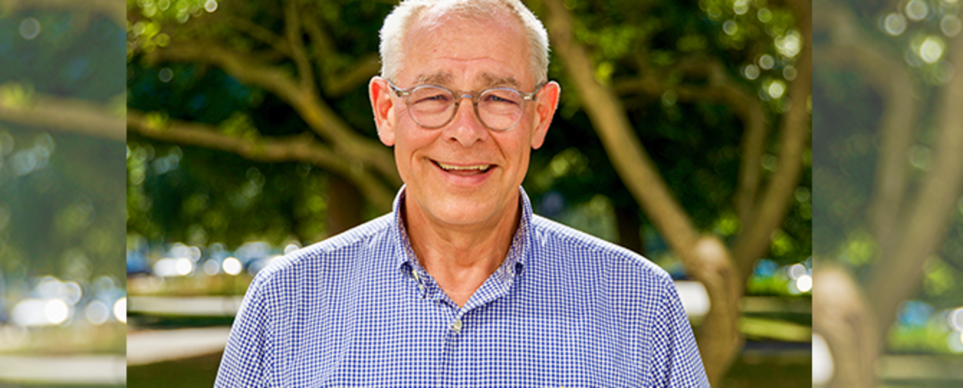Som konstitueret dekan kommer jeg ikke til at lægge længerevarende strategier, men jeg vil bidrage med beslutninger og ledelseskraft i de måneder, jeg varetager posten,” siger Hans Erik Bøtker. Foto: Jann Thiele Zeiss, AU Health.